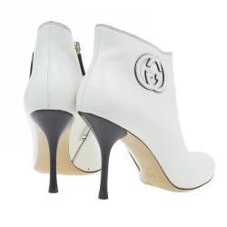 Pre Owned حذاء بوت غوتشي جلد أبيض حرفي GG متداخلين للكاحل مقاس 38.5