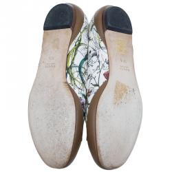 مملوكة مسبقًا حذاء فلات غوتشي نقوش أزهار حلية هورسبت أبيض مقاس 36.5