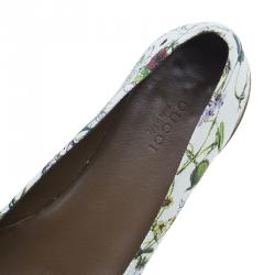 مملوكة مسبقًا حذاء فلات غوتشي نقوش أزهار حلية هورسبت أبيض مقاس 36.5