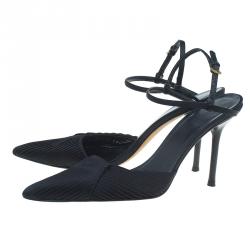 Pre Owned صندل غوتشي بطيات و جلد بحزام للكاحل ومقدمة مدببة ساتان أسود مقاس 37.5