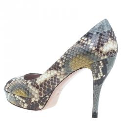 Pre Owned حذاء كعب عالي غوتشي جلد ثعبان ثنائي اللون مقدمة مفتوحة نعل سميك مقاس 39