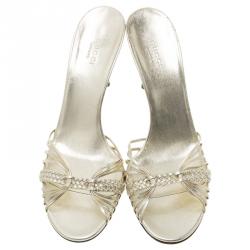 مملوكة مسبقًا صندل سلايد غوتشي جلد ذهبي ميتاليك مقاس 41