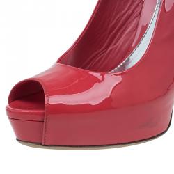 Pre Owned صندل غوتشي صوفيا جلد أحمر لامع نعل سميك بفتحة كعب مقاس 37.5