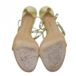 Pre Owned صندل غوتشي جلد ذهبي ميتاليك بالشعار GG وسيور مقاس 38