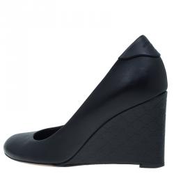 مملوكة مسبقًا حذاء كعب عالي غوتشي جلد GG منقوش كعب روكي مقاس 36