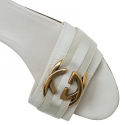 مملوكة مسبقًا Gucci Cream Leather Interlocking GG Flat Slides Size 40.5