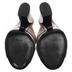 مملوكة مسبقًا صندل سلايد غوتشي سيورمتعاكسة جلد بيج مقاس 40.5