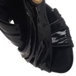 Pre Owned Gucci Black Patent Hysteria Clogs Size 37.5