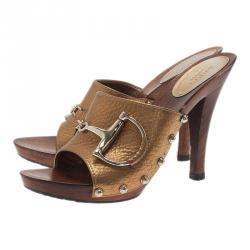 Pre Owned Gucci Gold Metallic Leather Icon Bit Clogs Size 37