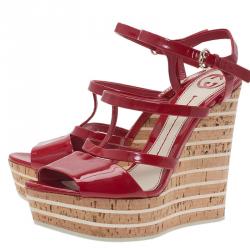 مملوكة مسبقًا Gucci Red Patent Leather and Cork Platform Wedge Sandals Size 37