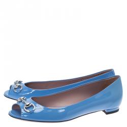 Pre Owned حذاء باليرينا فلات غوشي جولين جلد أزرق لامع هورسبيت مقدمة مفتوحة مقاس 36.5