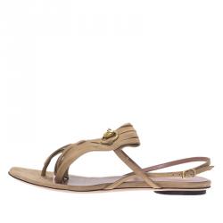 مملوكة مسبقًا Gucci Beige Suede Becky Horsebit Fringe Thong Sandals Size 37.5
