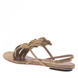 مملوكة مسبقًا Gucci Beige Suede Becky Horsebit Fringe Thong Sandals Size 37.5