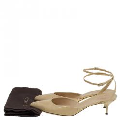 مملوكة مسبقًا Gucci Beige Patent Ankle Strap Pointed Toe Kitten Heel Sandals Size 40.5