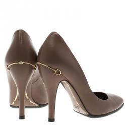 Pre Owned Gucci Brown Leather Elizabeth Horsebit Heel Detail Pumps Size 39