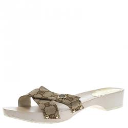 مملوكة مسبقًا Gucci Beige GG Canvas Cross Strap Wooden Clog Slides Size 40