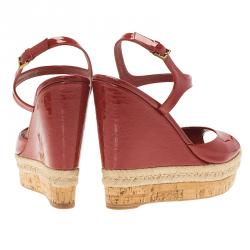 Pre Owned صندل غوتشي هولي مايكروغوتشيسيما جلد أحمر لامع كعب روكي مقاس 40