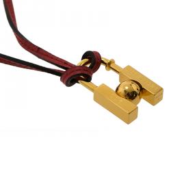 Pre Owned Hermès 2001 L'Homme Peut Embellir La Terre Padlock Gold Tone Pendant Necklace