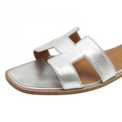 Hermes Metallic Silver Leather Oran Flat Sandals Size 40.5