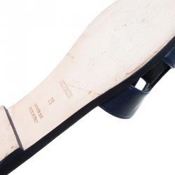 مملوكة مسبقًا Hermes Navy Blue Leather Oran Sandals Size 39