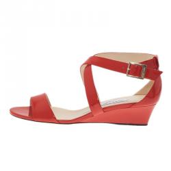 مملوكة مسبقًا صندل جيمي تشو جلد أحمر لامع تشيارا مقاس 40