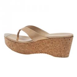 مملوكة مسبقًا Jimmy Choo Beige Patent Leather Pathos Thong Cork Wedge Slides 41