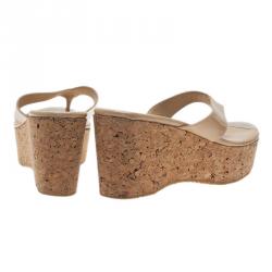 مملوكة مسبقًا Jimmy Choo Beige Patent Leather Pathos Thong Cork Wedge Slides 41