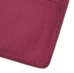مملوكة مسبقًا محفظة لويفي جلد وردي مضغوطة