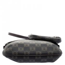 Pre Owned حقيبة كروس لويفي لوغوس إنغرام جلد وفينيل بنية داكنة 