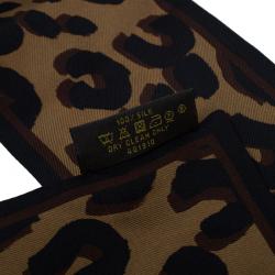 مملوكة مسبقًا وشاح لوي فيتون حرير بني بنقشة الفهد