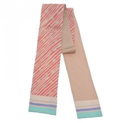 Pre Owned بندانة لوي فيتون ألمازينغ حرير أزرق وأبيض ووردي فاتح