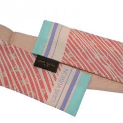 Pre Owned بندانة لوي فيتون ألمازينغ حرير أزرق وأبيض ووردي فاتح