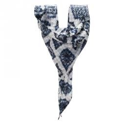 مملوكة مسبقًا Louis Vuitton Blue Ikat Silk Scarf