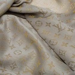 مملوكة مسبقًا وشاح لوي فيتون مونوغرامي حرير بيج لامع