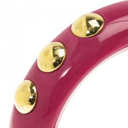 مملوكة مسبقًا Louis Vuitton Pink Resin Gold Tone Stud Bangle Size 20
