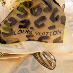 مملوكة مسبقًا وشاح لوي فيتون بنقوش فهد ومجوهرات حرير خوخي متعدد الألوان