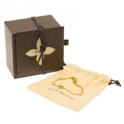 مملوكة مسبقًا Louis Vuitton LV & Me Letter V Gold Tone Bracelet