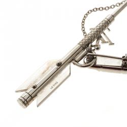 Pre Owned بروش لوي فيتون سهم ريشة دبوس لون فضي