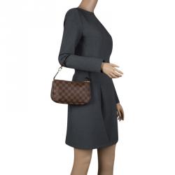 مملوكة مسبقًا حقيبة إكسسوارات صغيرة لوي فيتون كانفاس مونوغرامي