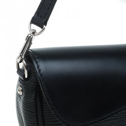 مملوكة مسبقًا Louis Vuitton Black Epi Leather Montaigne Clutch Bag