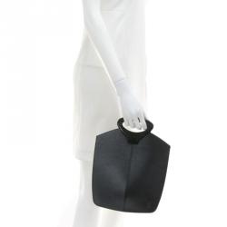 مملوكة مسبقًا Louis Vuitton Black Epi Leather Demi Lune Bag