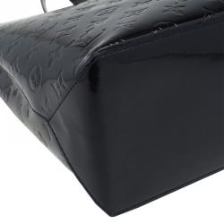 مملوكة مسبقًا Louis Vuitton Black Magnetique Monogram Vernis Wilshire MM Bag