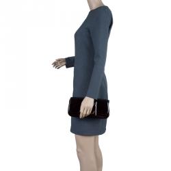 مملوكة مسبقًا Louis Vuitton Amarante Patent Leather Sobe Clutch