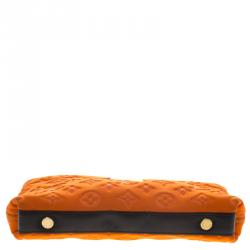 مملوكة مسبقًا Louis Vuitton Orange Monogram Neoprene Limited Edition Scuba Clutch