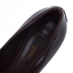 مملوكة مسبقًا حذاء لوي فيتون مقدمة مدببة شعار كعب مرتفع جلد لامع بني مقاس 38