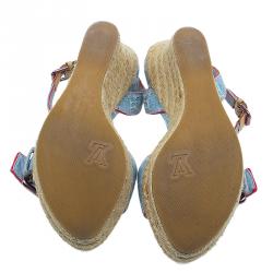 مملوكة مسبقًا Louis Vuitton Blue Monogram Denim Espadrille Wedge Sandals Size 38