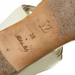 مملوكة مسبقًا صندل فلات لوي فيتون جلد كريم ي لامع مقاس 38