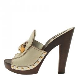 Pre Owned Louis Vuitton Cream Leather Logo Dice Clogs Size 39