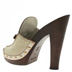 Pre Owned Louis Vuitton Cream Leather Logo Dice Clogs Size 39