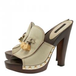 Pre Owned Louis Vuitton Cream Leather Logo Dice Clogs Size 39